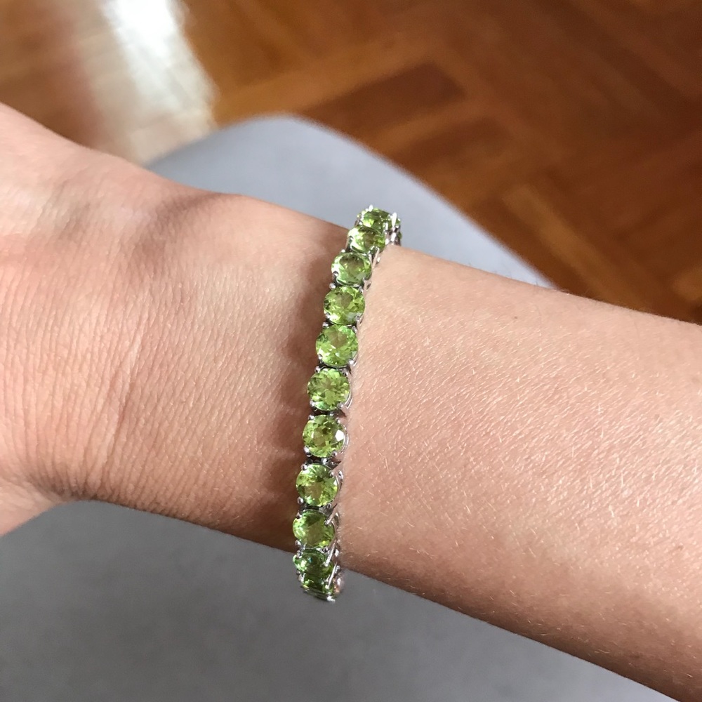 Semi precious peridot bracelet
